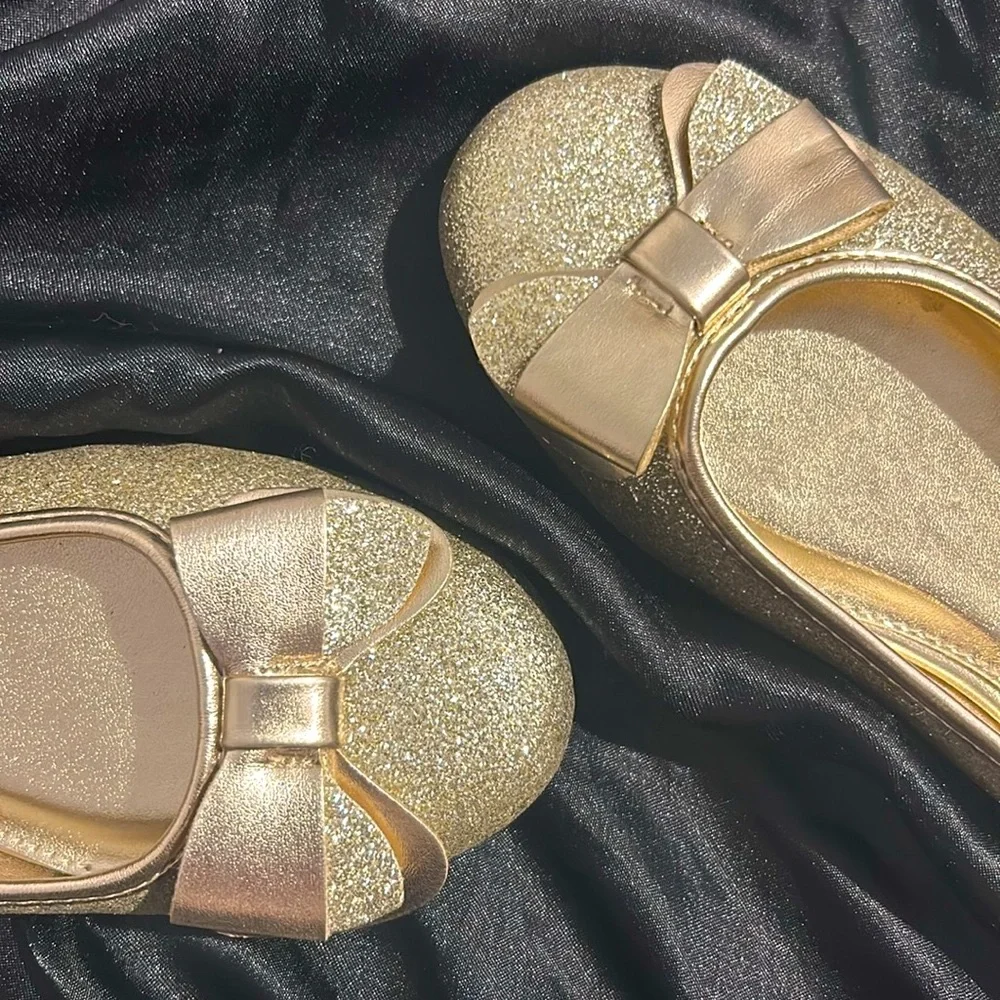 ❌FINAL PRICE DROP❌Nina Gold Glitter Ballet flats Slip on Shoes size 3 NWT!